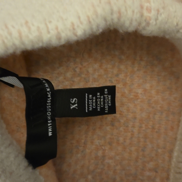 WHITE HOUSE BLACK MARKET GORGEOUS MOCK NECK FLORAL EMBELLISHED SWEATER  XS - Picture 8 of 10